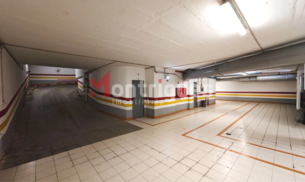 Apartamento T4 para Venda em Parque das Nações Foto 29