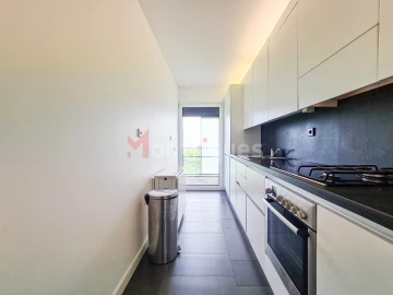Apartamento T2 para Arrendamento em Parque das Nações
