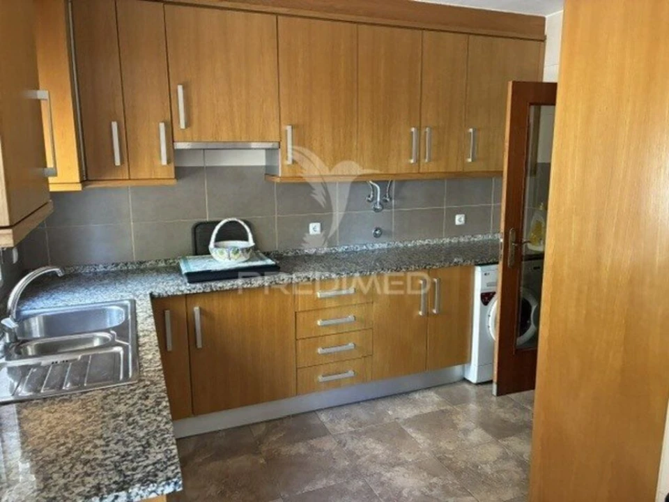 Apartamento T4 para Venda em Olhão Foto 3
