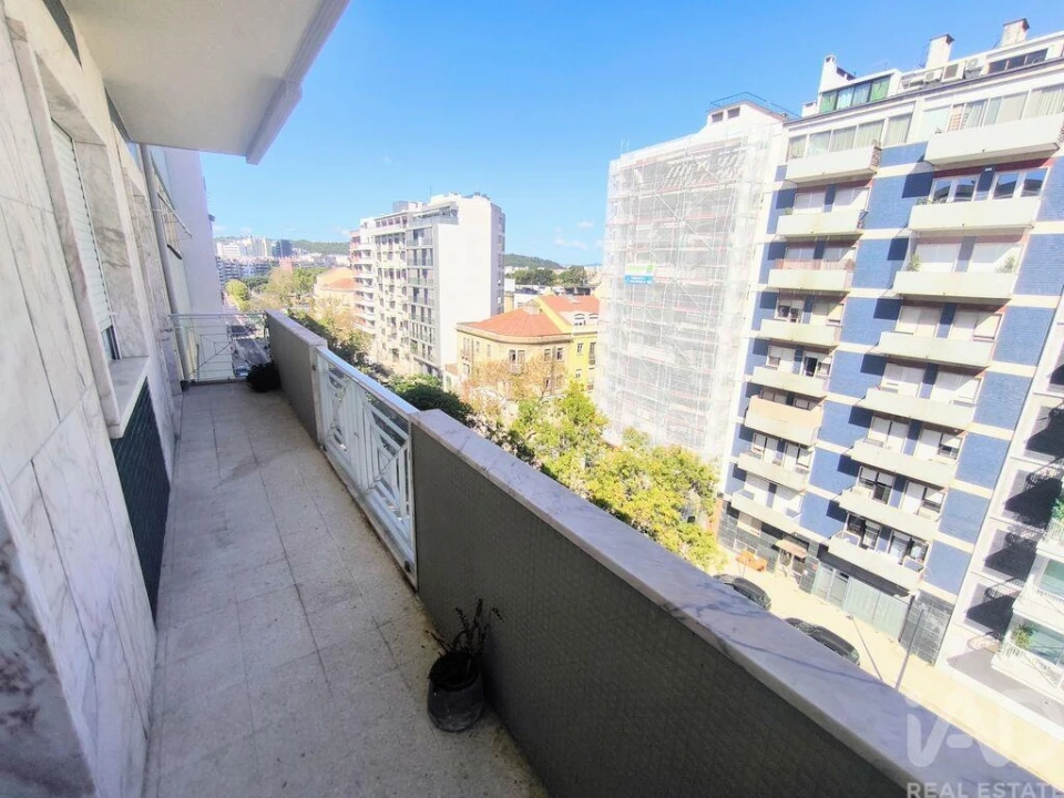 Apartamento T3 para Venda em Avenidas Novas Foto 9