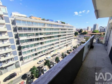 Apartamento T3 para Venda em Avenidas Novas