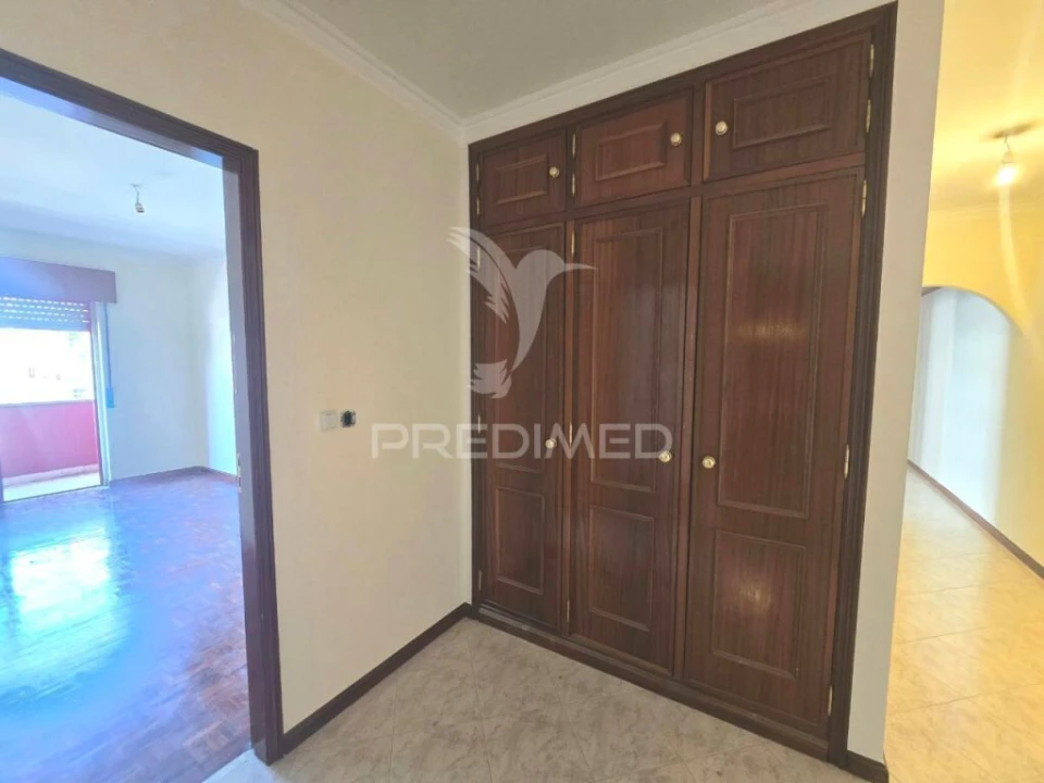 Apartamento T2 para Venda em Algueirão-Mem Martins Foto 17