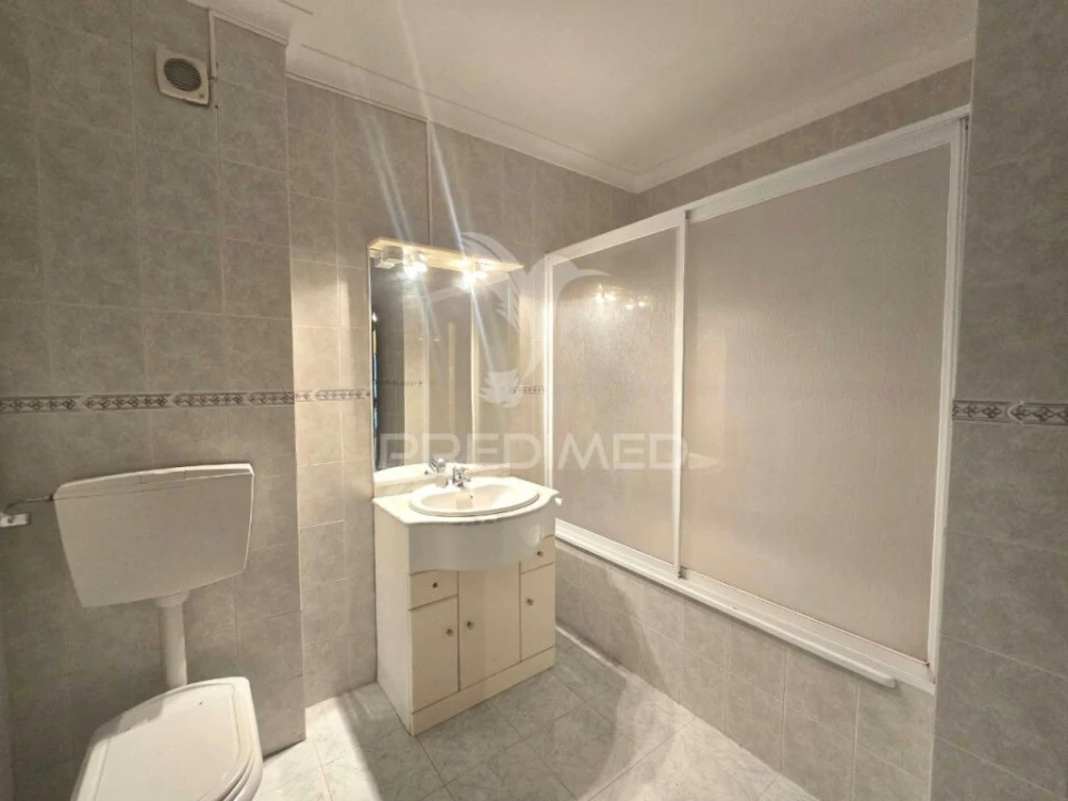 Apartamento T2 para Venda em Algueirão-Mem Martins Foto 12