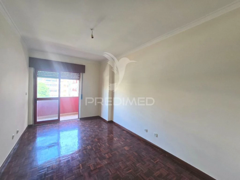 Apartamento T2 para Venda em Algueirão-Mem Martins Foto 13