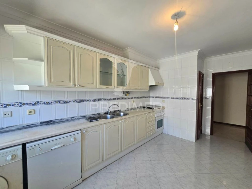 Apartamento T2 para Venda em Algueirão-Mem Martins Foto 3