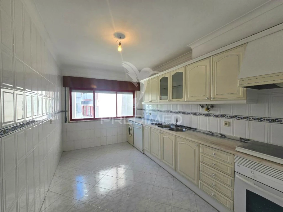 Apartamento T2 para Venda em Algueirão-Mem Martins Foto 1