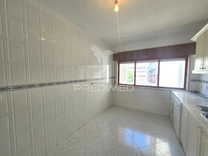 Apartamento T2 para Venda em Algueirão-Mem Martins Foto 2
