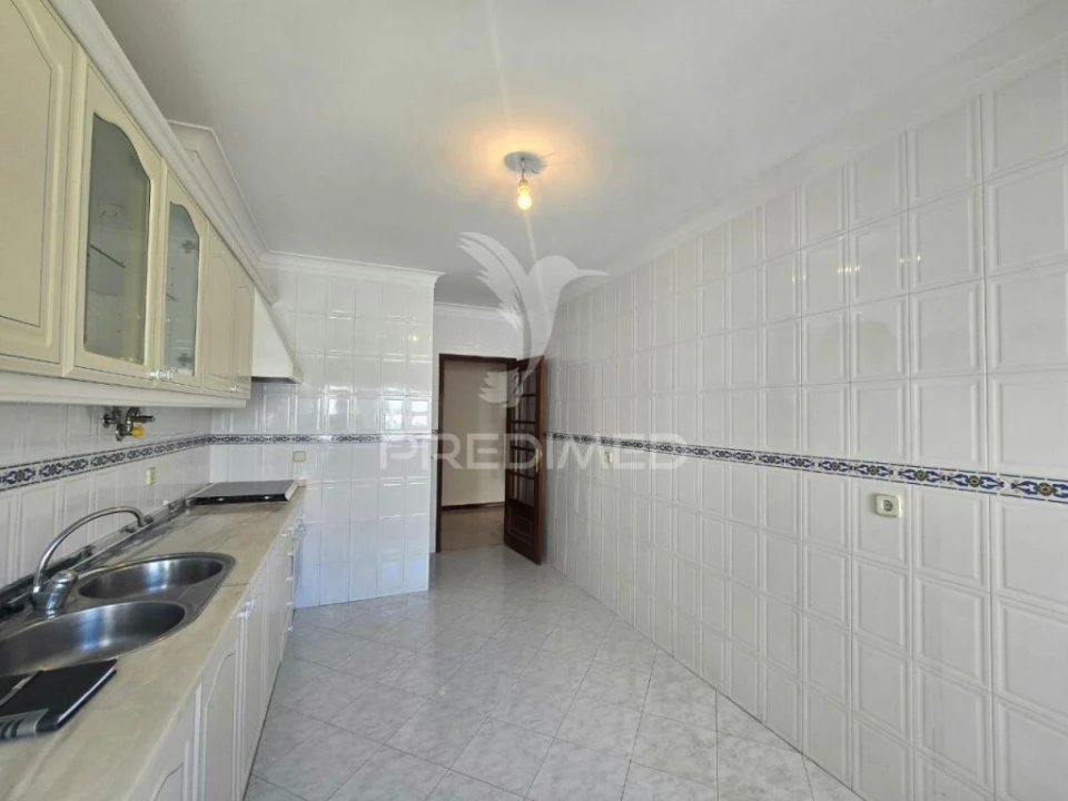Apartamento T2 para Venda em Algueirão-Mem Martins Foto 4