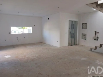 Moradia T4 para Venda em Fernao Ferro