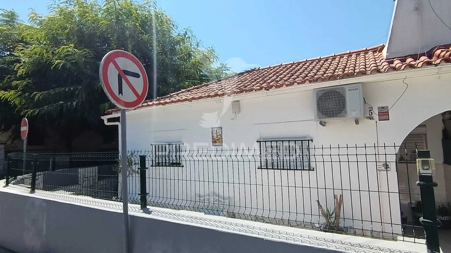 Moradia T4 para Venda em Barbacena e Vila Fernando