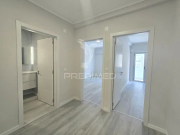Apartamento T2 para Venda em Oeiras e São Julião da Barra, Paço de Arcos e Caxias