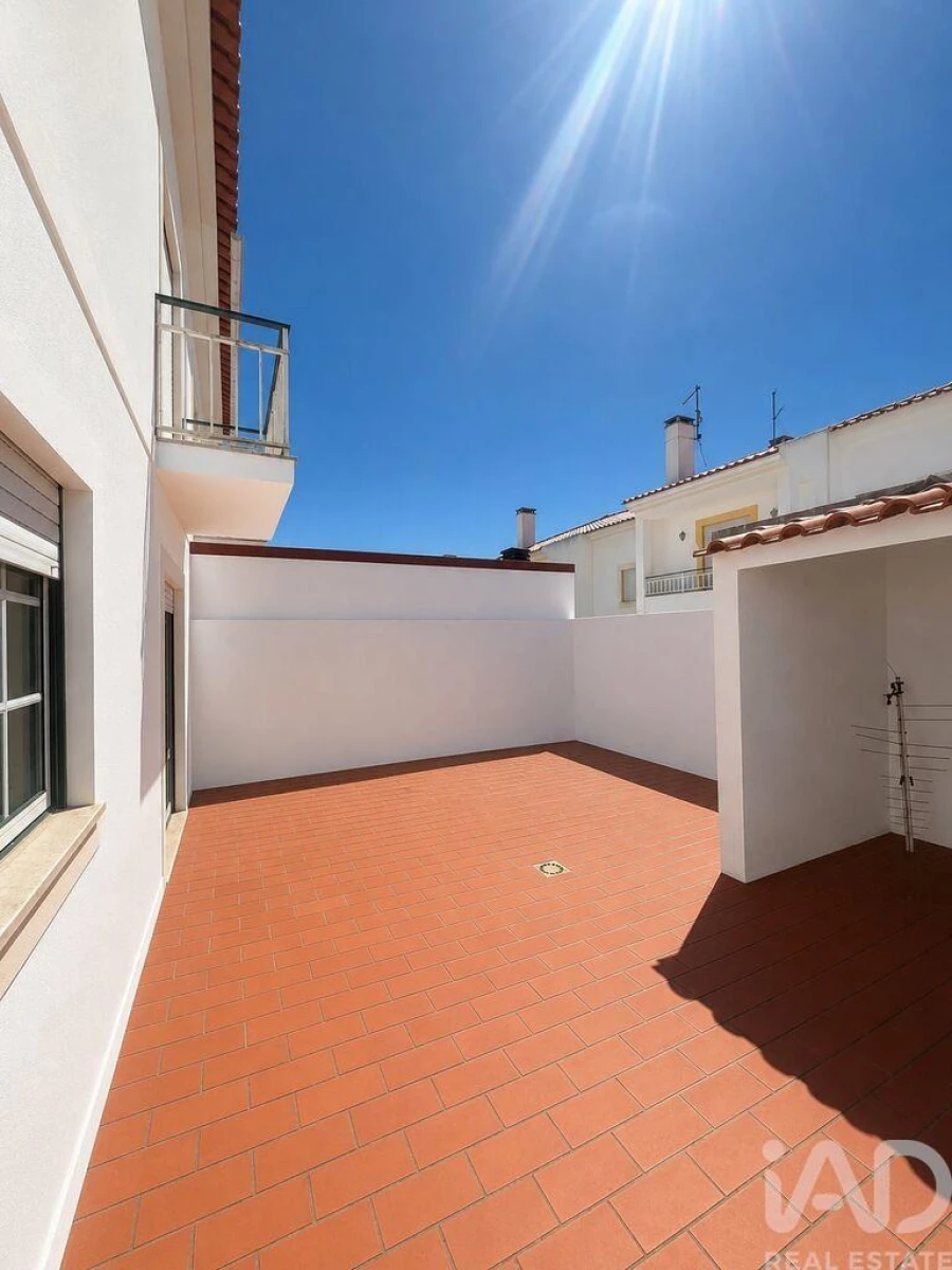 Moradia T3 para Venda em Alfeizerão Foto 5