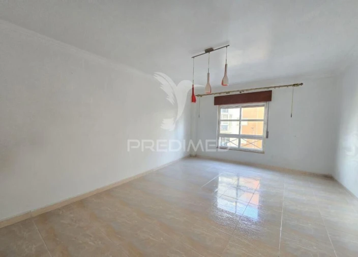 Apartamento T2 para Venda em Algueirão-Mem Martins Foto 4