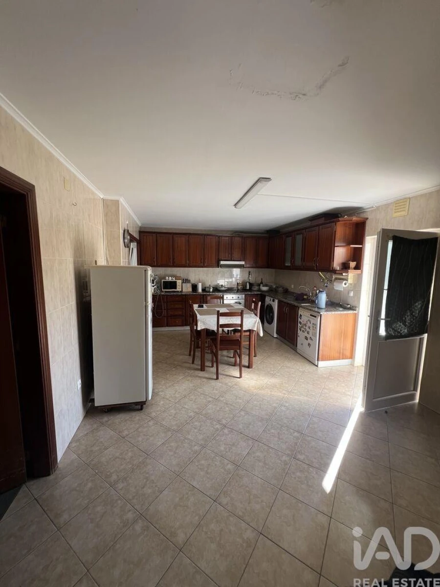 Moradia T4 para Venda em Tonda Foto 8