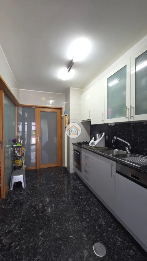 Apartamento T2 para Venda em Arcozelo