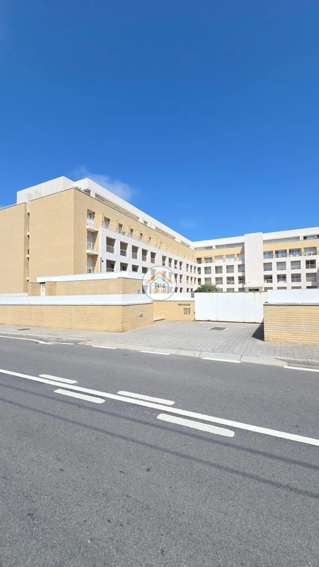 Apartamento T2 para Venda em Arcozelo Foto 3