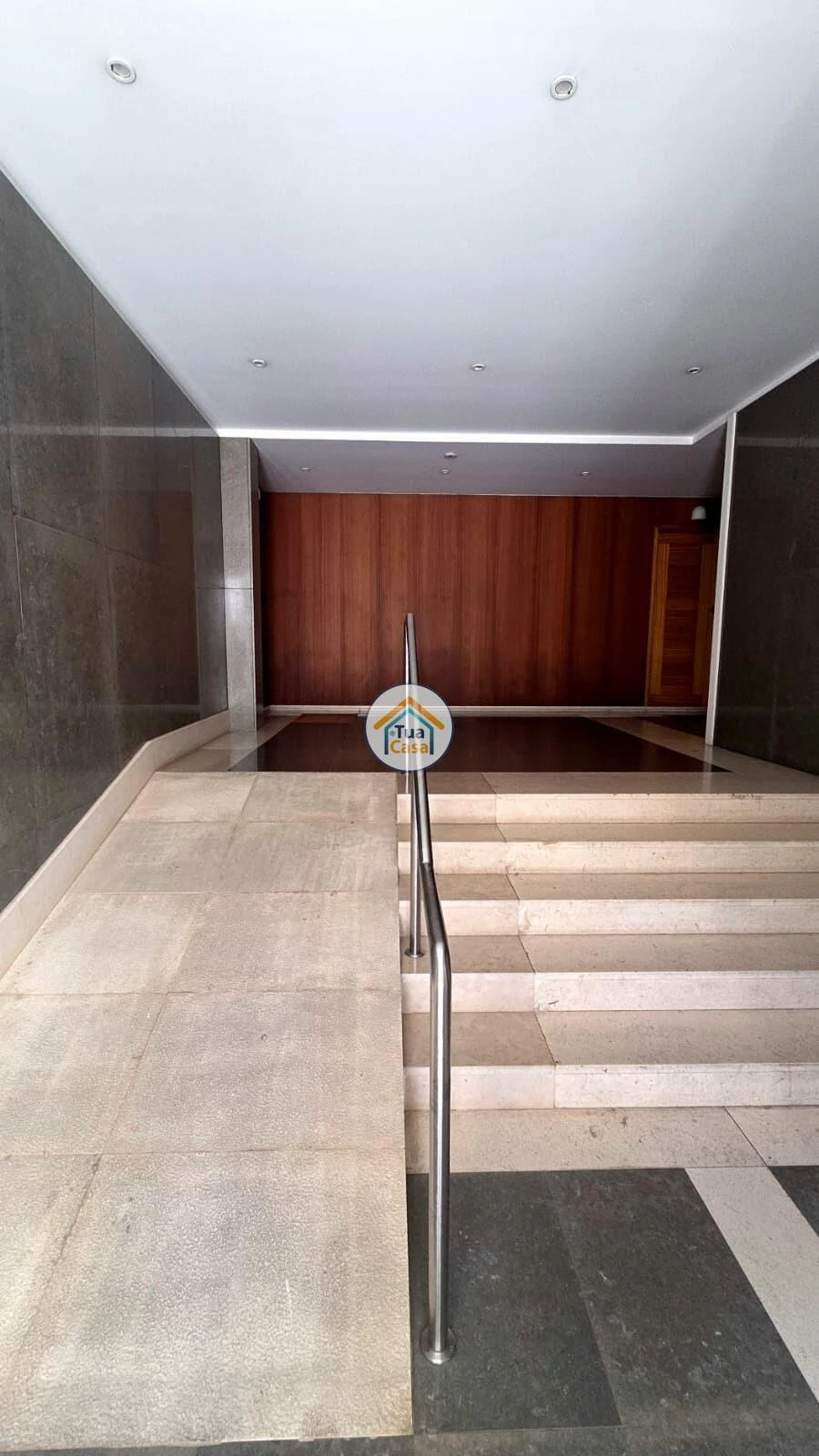Apartamento T2 para Venda em Arcozelo Foto 7