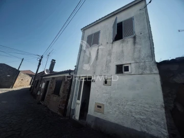 Moradia T4 para Venda em Freixo de Numão