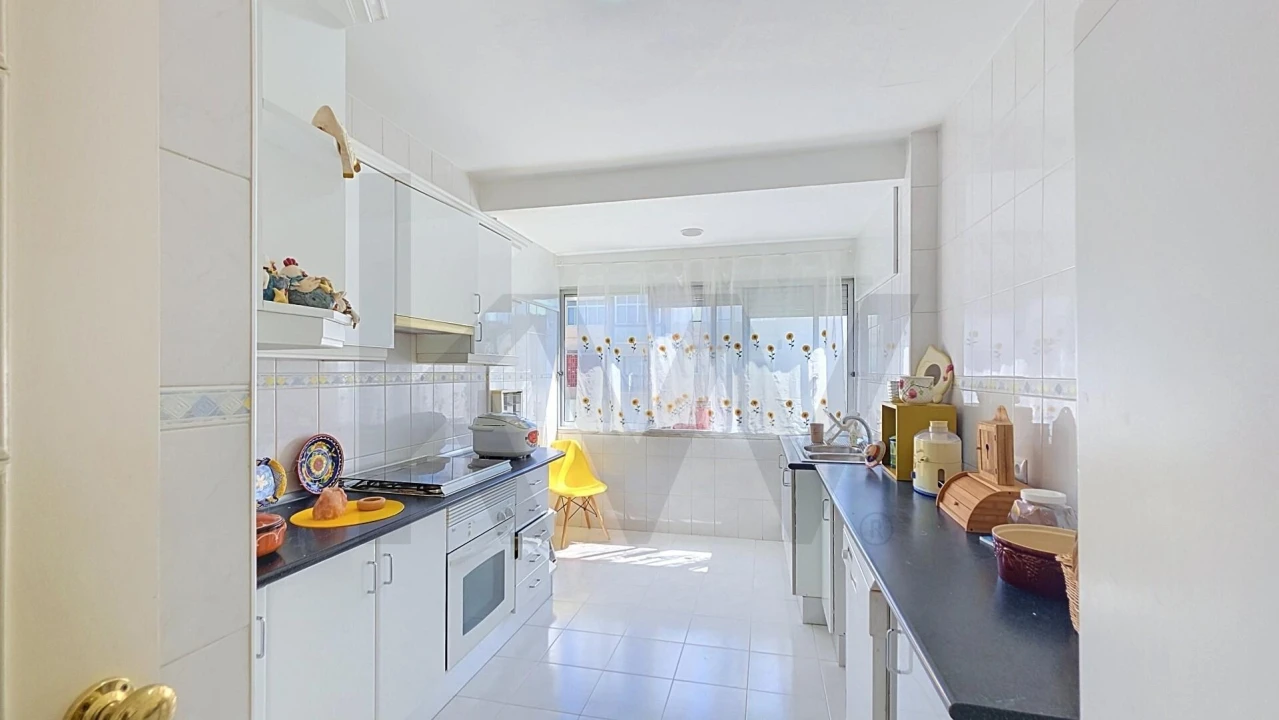 Apartamento T3 para Arrendamento em Carnaxide e Queijas Foto 8