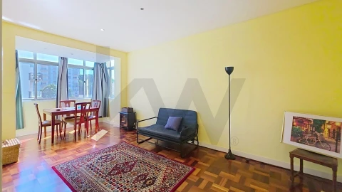 Apartamento T3 para Arrendamento em Carnaxide e Queijas