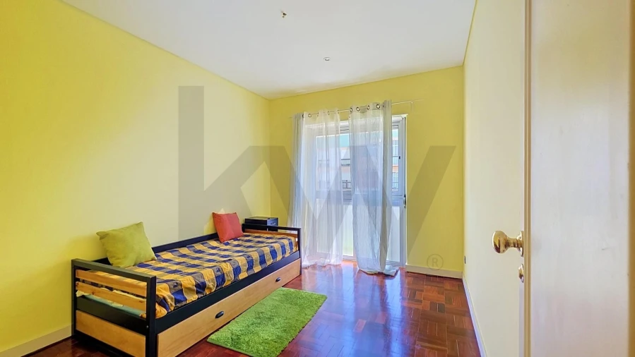 Apartamento T3 para Arrendamento em Carnaxide e Queijas Foto 15