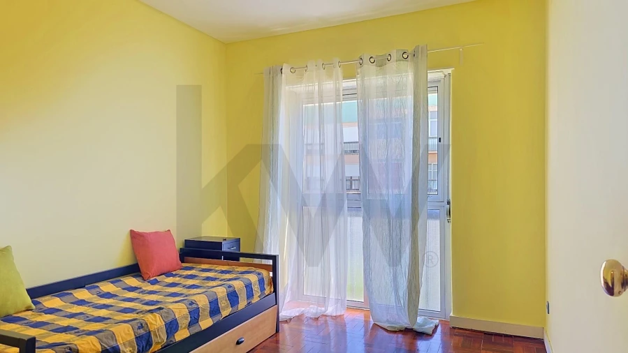 Apartamento T3 para Arrendamento em Carnaxide e Queijas Foto 14