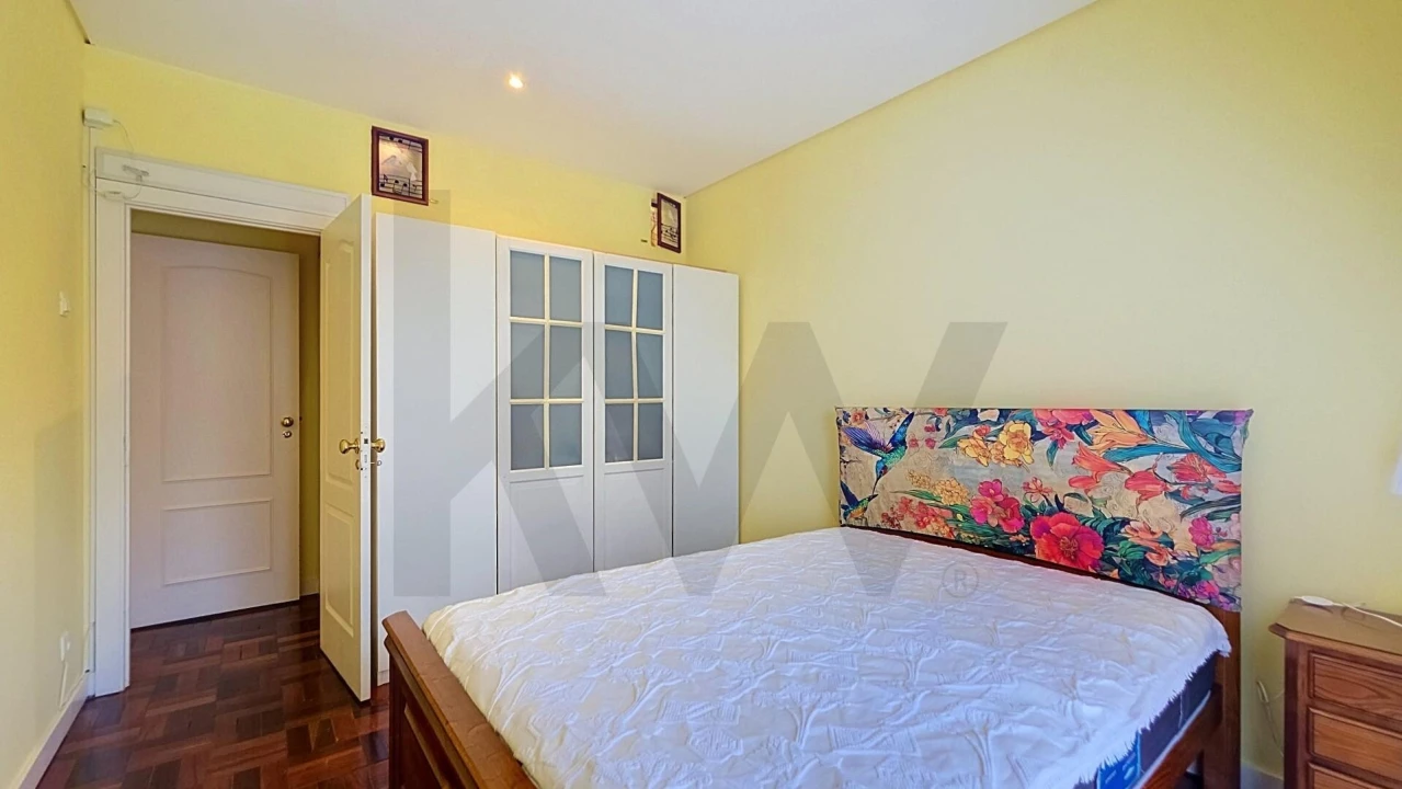Apartamento T3 para Arrendamento em Carnaxide e Queijas Foto 20