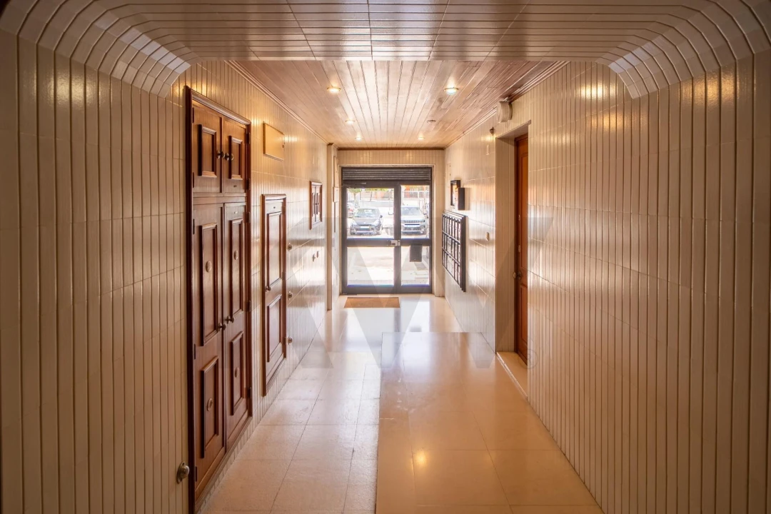 Apartamento T2 para Venda em Alfragide Foto 14