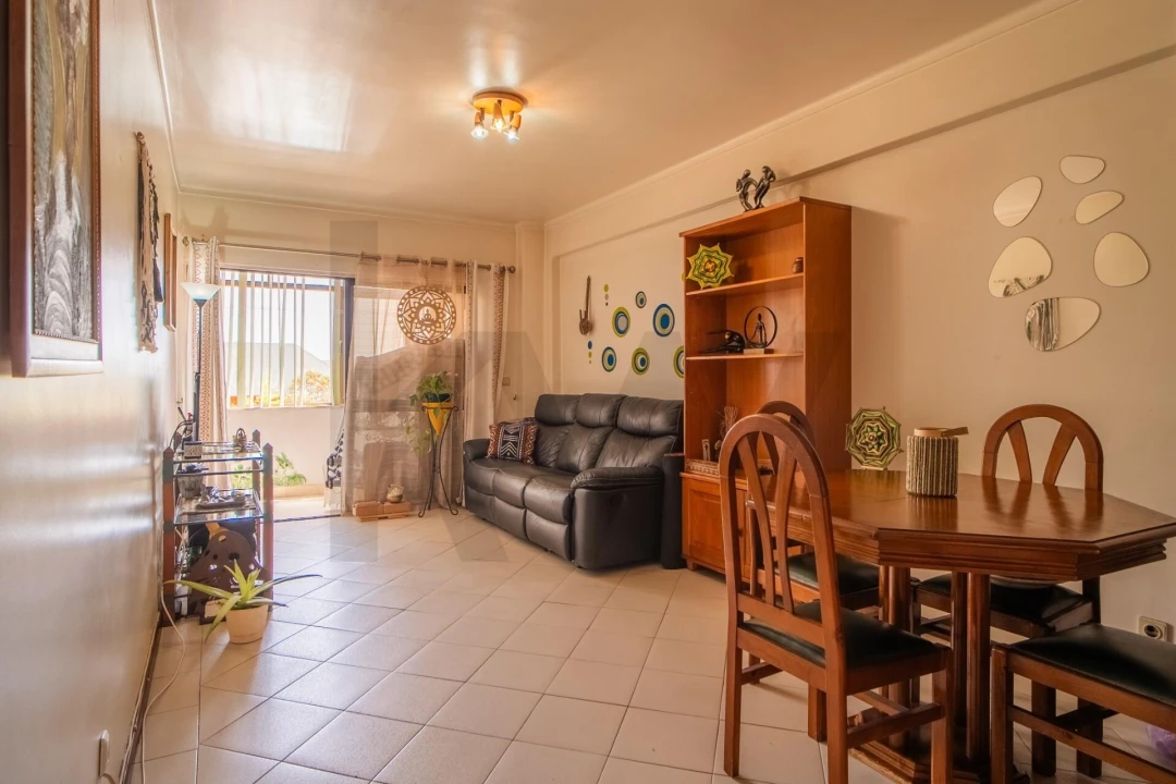 Apartamento T2 para Venda em Alfragide Foto 1