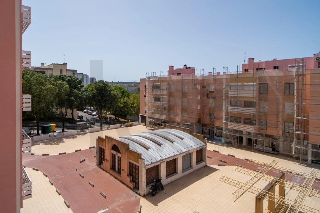 Apartamento T2 para Venda em Alfragide Foto 20