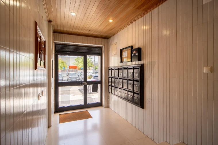 Apartamento T2 para Venda em Alfragide Foto 15