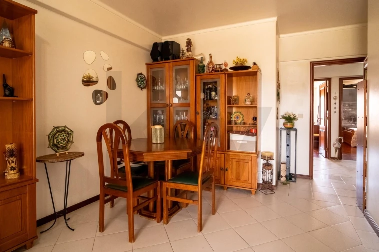 Apartamento T2 para Venda em Alfragide Foto 4