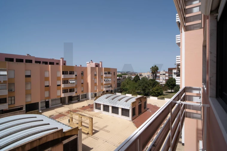 Apartamento T2 para Venda em Alfragide Foto 19