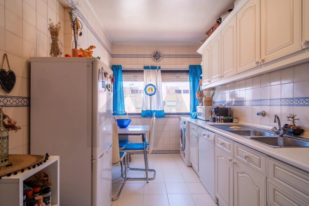 Apartamento T2 para Venda em Alfragide Foto 7