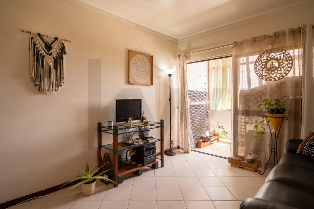 Apartamento T2 para Venda em Alfragide Foto 2