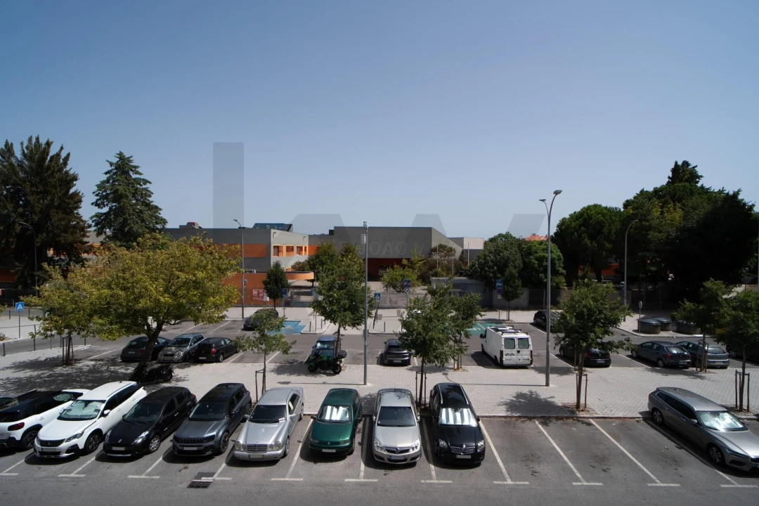 Apartamento T2 para Venda em Alfragide Foto 17