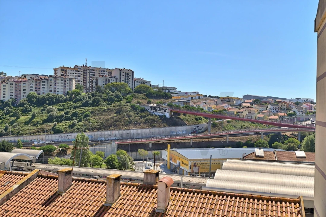 Apartamento T3 para Venda em Agualva e Mira-Sintra Foto 3