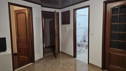 Apartamento T3 para Venda em Agualva e Mira-Sintra