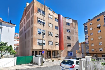 Apartamento T3 para Venda em Agualva e Mira-Sintra
