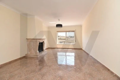 Apartamento T3 para Venda em Agualva e Mira-Sintra