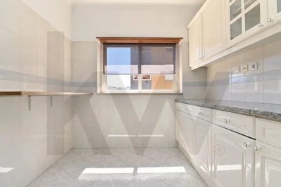 Apartamento T3 para Venda em Agualva e Mira-Sintra