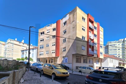Apartamento T3 para Venda em Agualva e Mira-Sintra