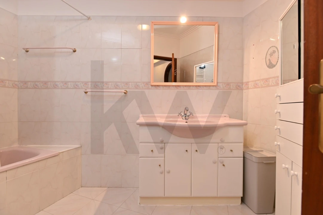 Apartamento T3 para Venda em Agualva e Mira-Sintra Foto 5