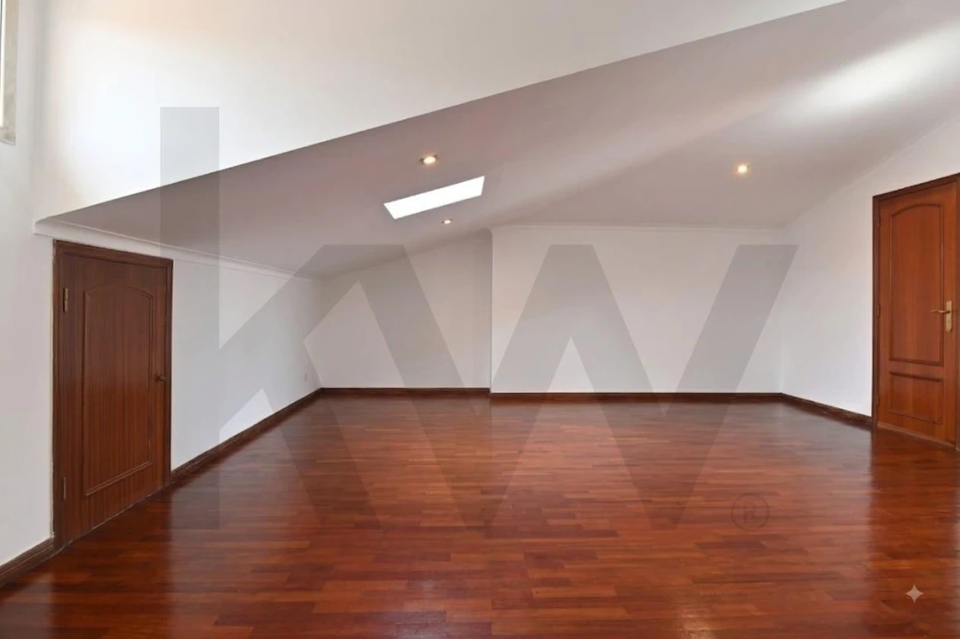 Apartamento T3 para Venda em Agualva e Mira-Sintra Foto 24