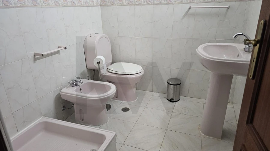Apartamento T3 para Venda em Agualva e Mira-Sintra Foto 7