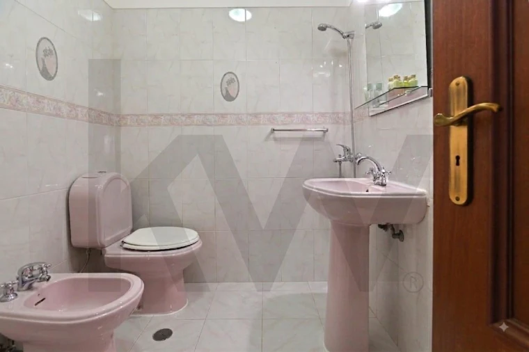 Apartamento T3 para Venda em Agualva e Mira-Sintra Foto 6