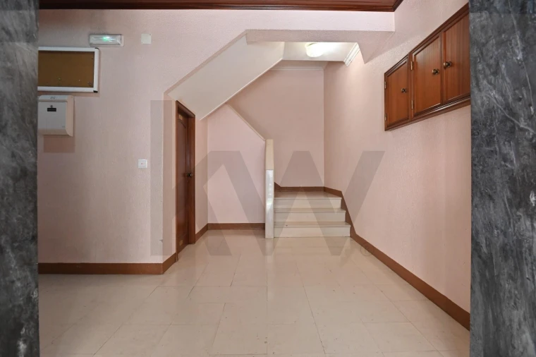 Apartamento T3 para Venda em Agualva e Mira-Sintra Foto 27