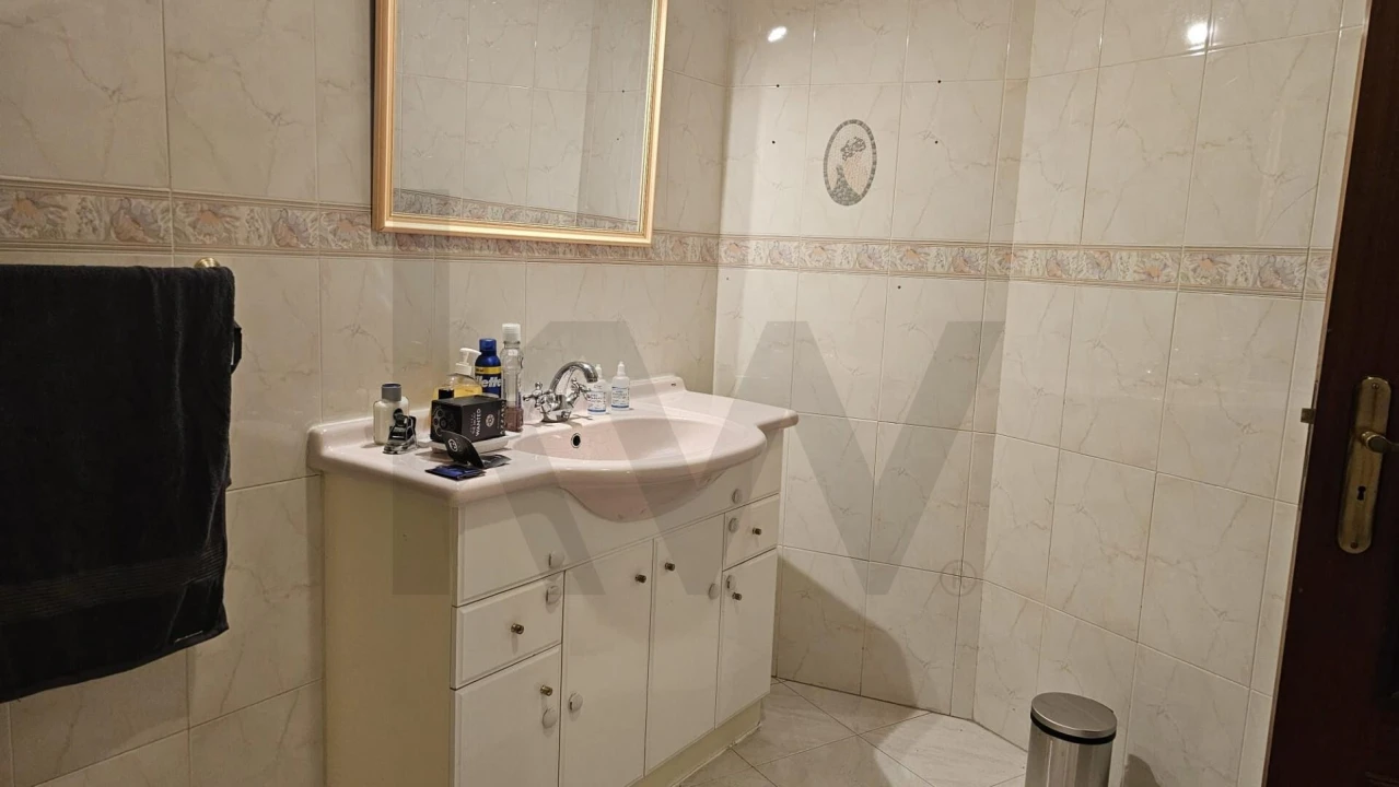 Apartamento T3 para Venda em Agualva e Mira-Sintra Foto 12