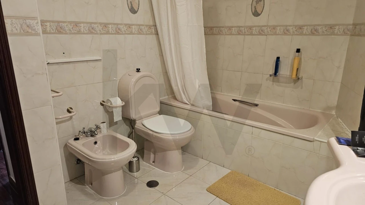 Apartamento T3 para Venda em Agualva e Mira-Sintra Foto 11