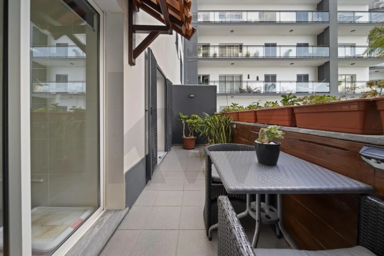 Apartamento T2 para Venda em Caniço Foto 51